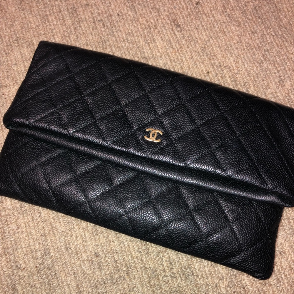 Chanel caviar clutch